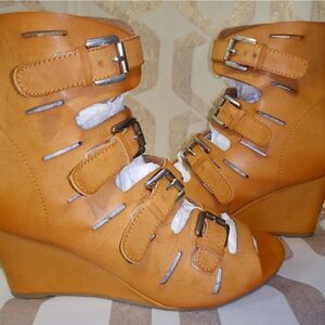 Rue 21 etc! Tan leather strap up wedges, size 7/8M